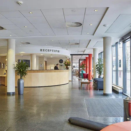 퓨처 인 브리스톨 4*