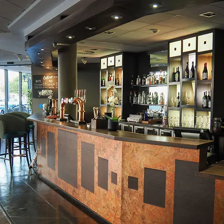 퓨처 인 브리스톨 4*