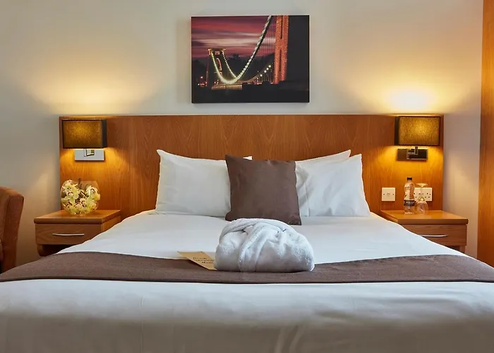 Future 4* Бристоль