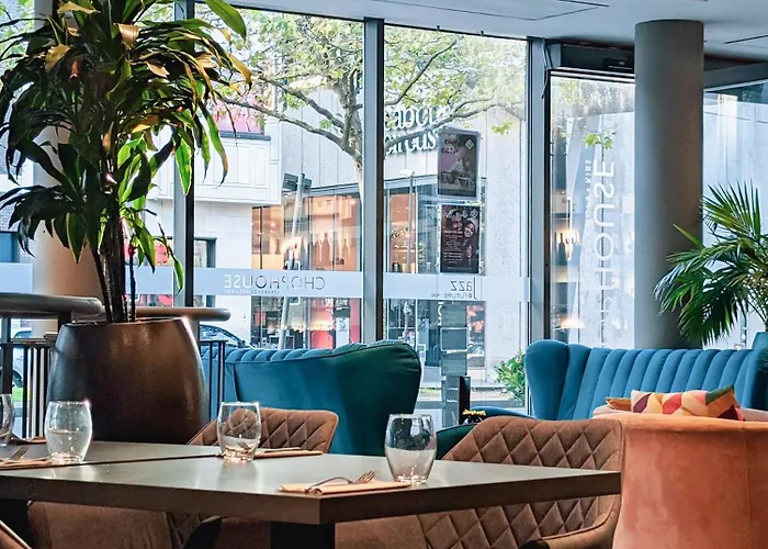 Future 4* بريستول