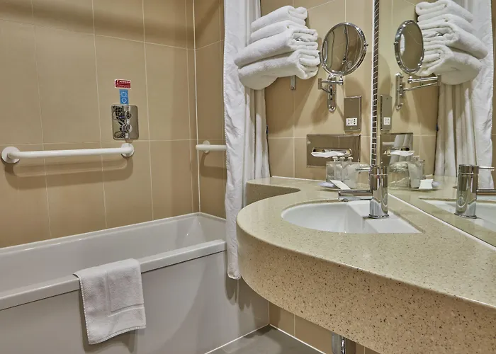 Future 4* Бристоль